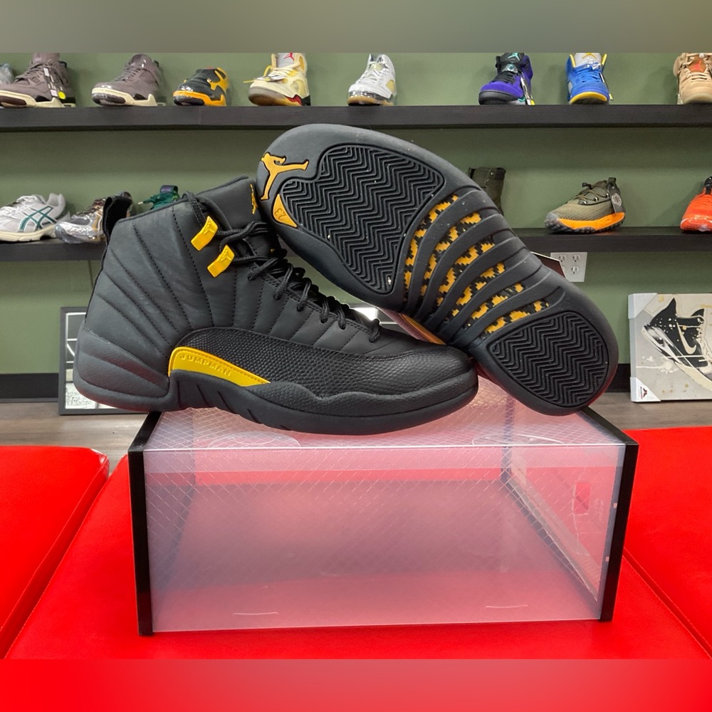 AIR JORDAN 12 RETRO BLACK TAXI SZ 10.5 USED REPLACEMENT BOX